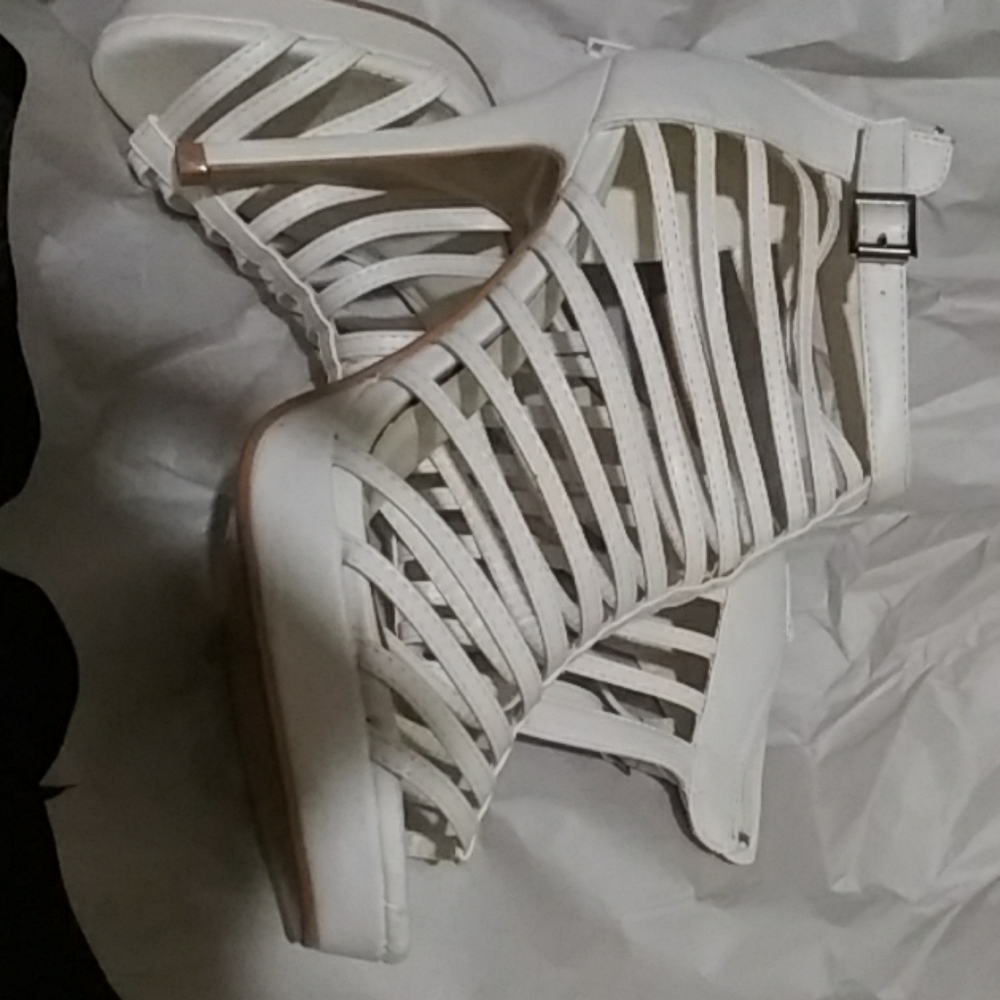 Shoes - Picture 2 of 5